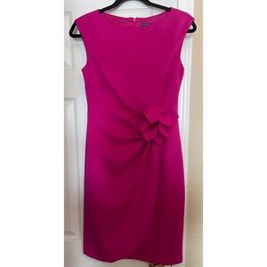 NWOT JH Evenings Side-Tuck Rose Detail Dress 🩷